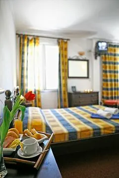 Hotel Galaxias 2*